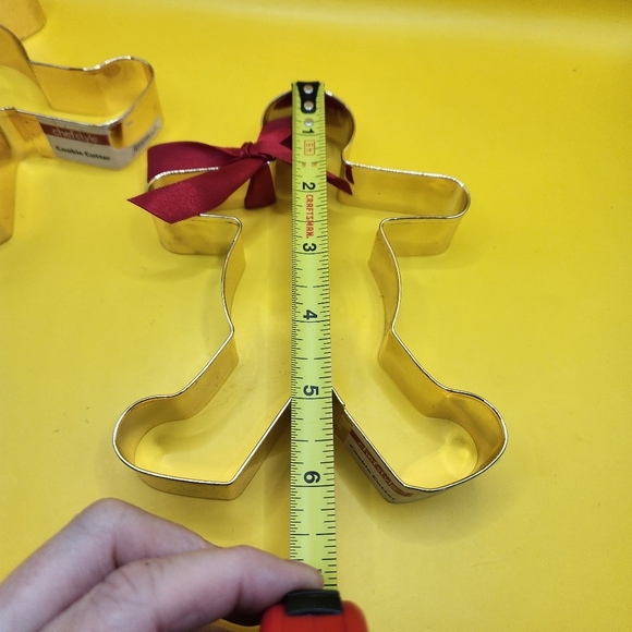 New - 2 ChefStyle Large Cookie Cutters Gold 6 Inch Gingerbread Men Metal - Picture 5 of 5
